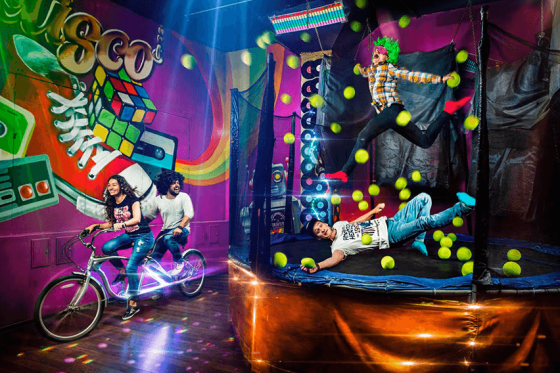 Christmas team building: unwrap clues instead of gifts